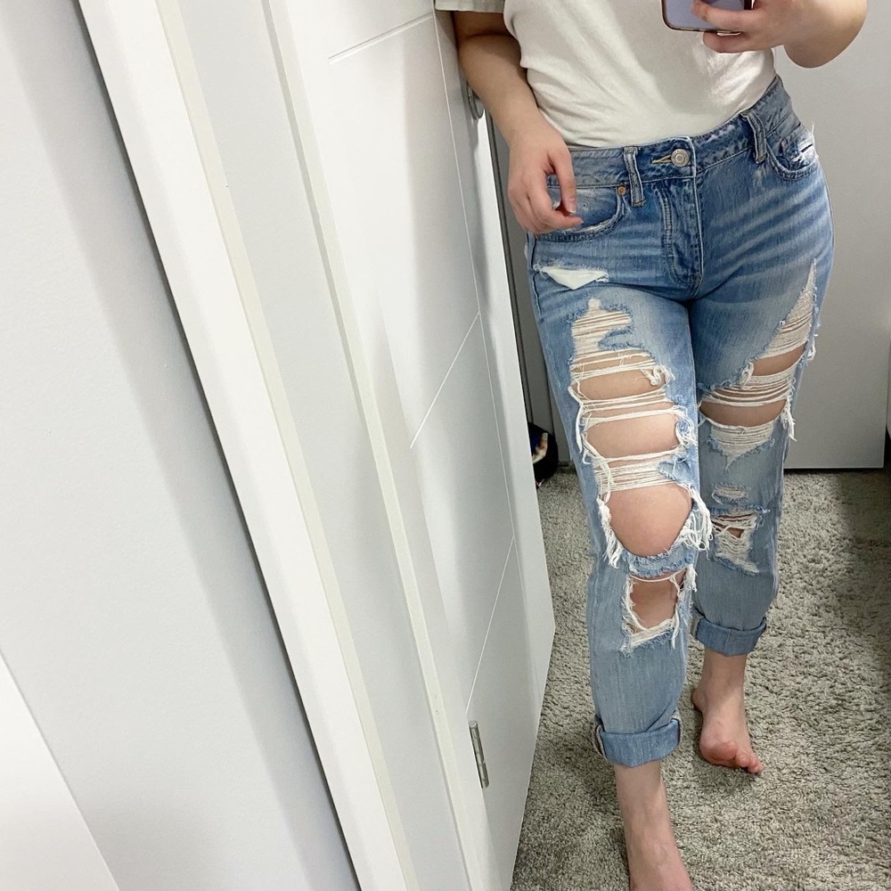 Ripped Mom Jeans (AEO)